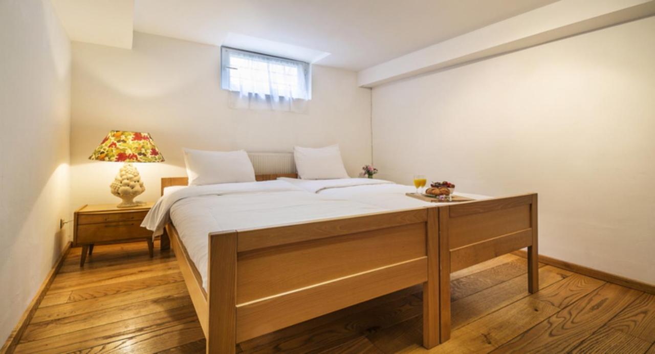 Spacious Duplex In Brussels Historical Center Esterno foto