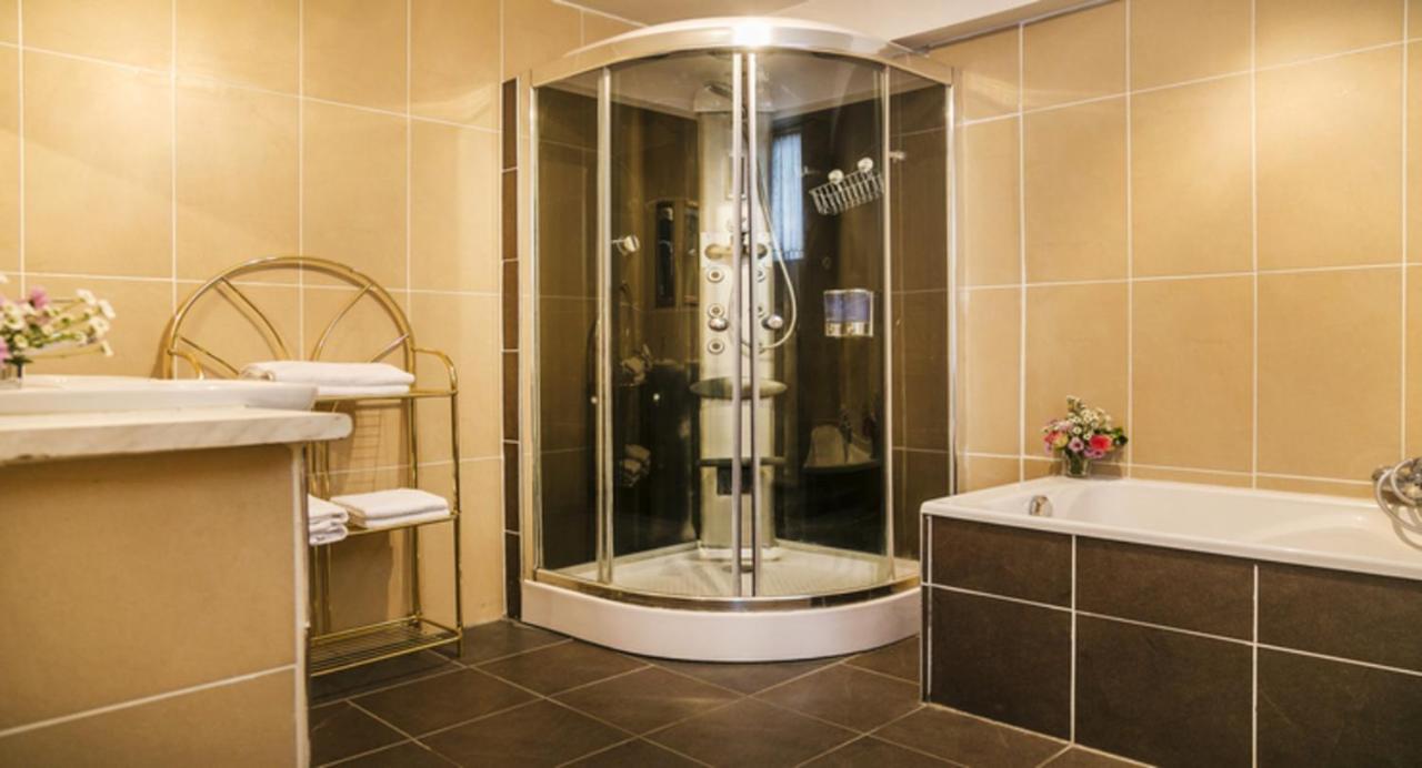 Spacious Duplex In Brussels Historical Center Esterno foto